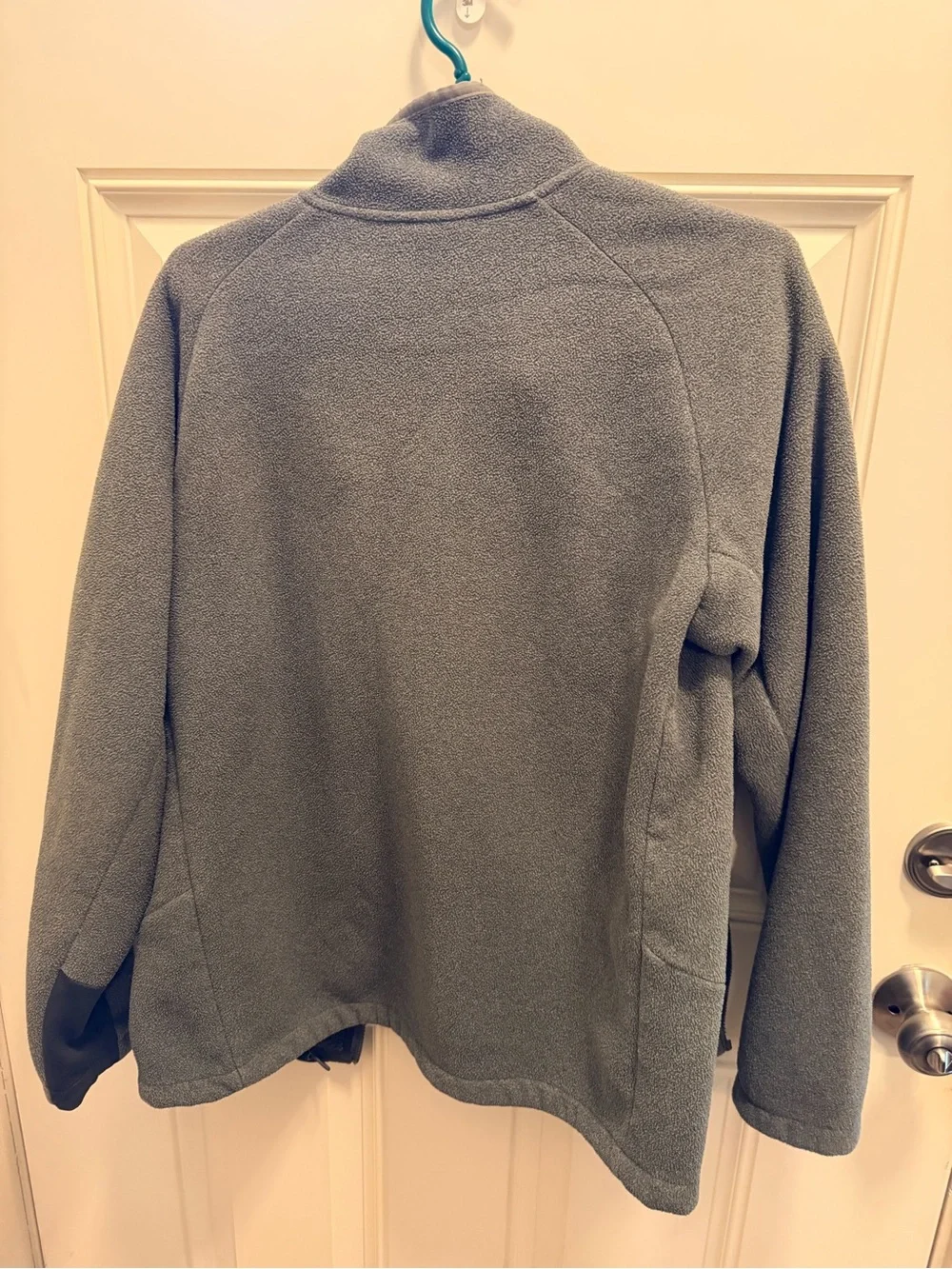 The North Face Men’s Gray Lightweight Fleece Jacket